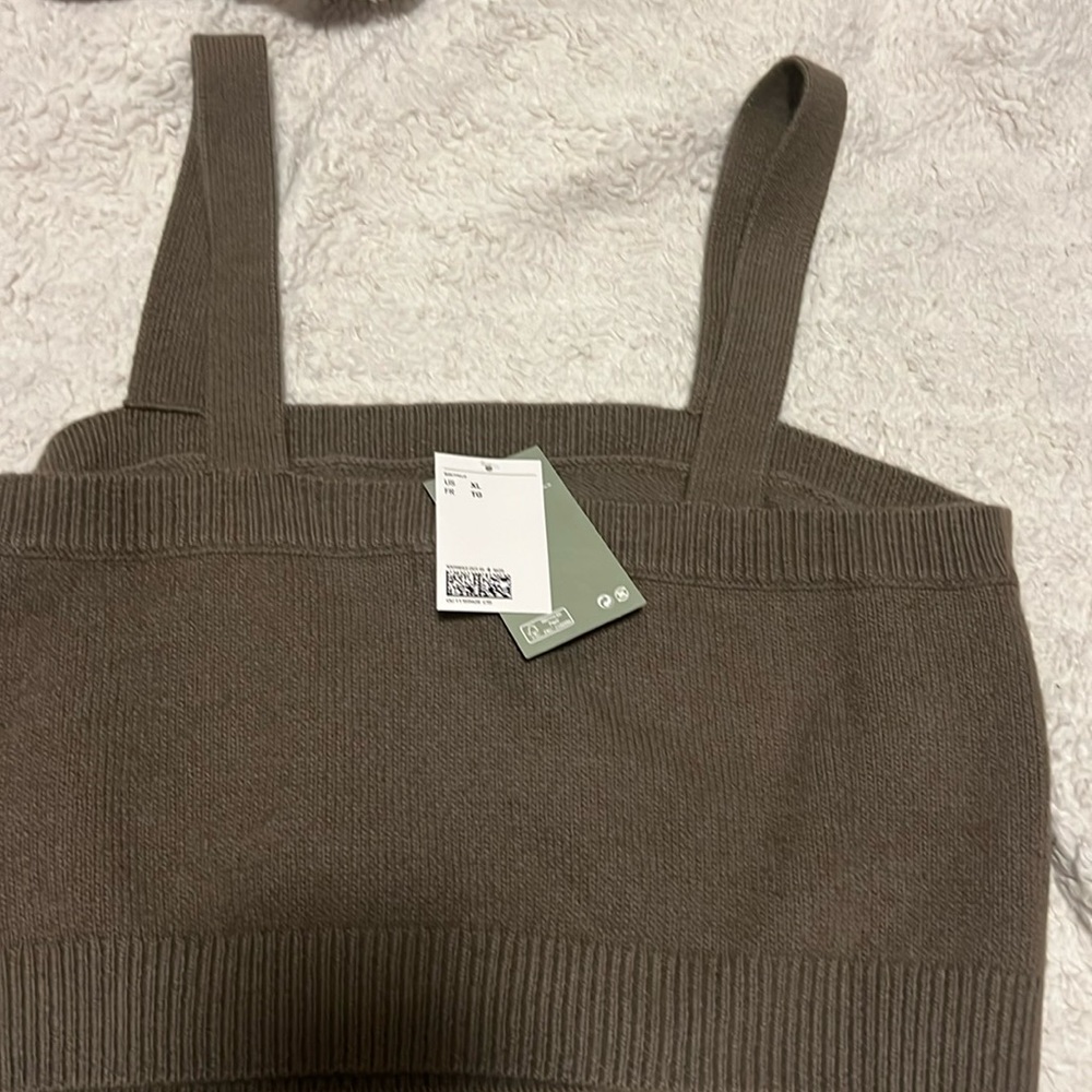 NWT Cropped sweater
